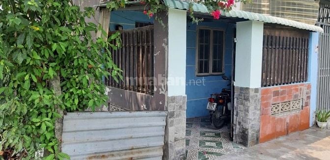 Chú Hùng cần cho thuê căn nhà 1 tháng 2tr5 ở đường giòng lớn, long an 