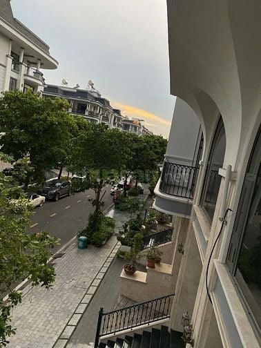 VIỆC LÀM TẠI VẠN PHÚ 8-10 TRIỆU