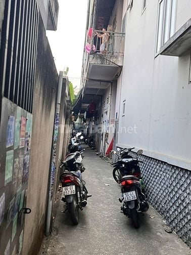 Bán Nhà Mặt Tiền 1 trệt 3 lầu 48 phòng trọ thu nhập 100 triệu / Tháng