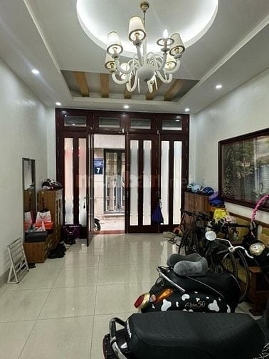 Bán nhà Mễ Trì Thượng, 55m² x 5 tầng, nhà đẹp, 5m ra ô tô –chỉ 8,9 tỷ