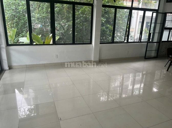 Mặt bằng lầu trống cho thuê văn phòng, phòng tập yoga