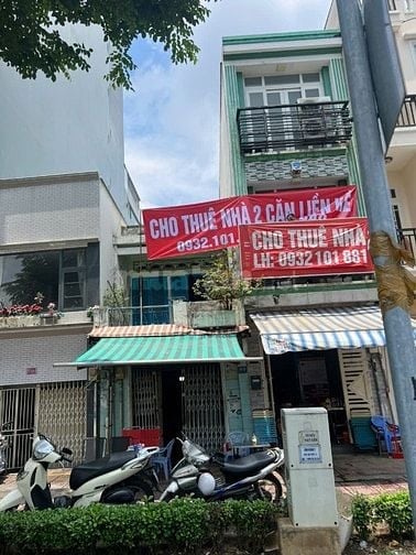 Cho thuê nhà 2 mặt tiền số 89 - 90 Bến Vân Đồn, P.9, Q.4