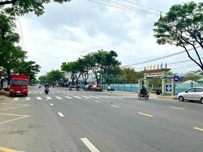 BÁN GẤP Đ5M5 HÒA QUÝ GẦN LÀNG ĐẠI HỌC CÒN 1 LÔ DUY NHẤT 2,65TỶ