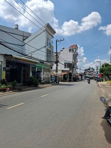 Bán nhà mặt tiền đường Nguyễn Tư Nghiêm Quận 2 giá 12 tỷ