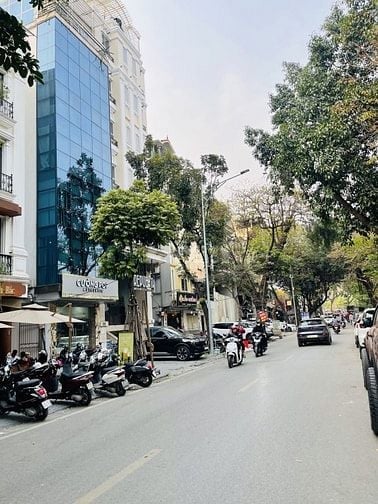 BÁN NHÀ MẶT PHỐ PHÙNG HƯNG NHỎ - ĐẲNG CẤP ĐẠI GIA – 105M2 GIÁ 139 TỶ