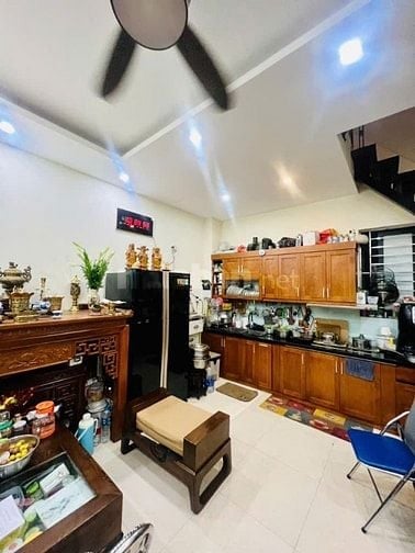 PHÂN LÔ LẠC TRUNG, Ô TÔ CHẠY VÒNG QUANH VÀO NHÀ, NGÕ THÔNG, KINH DOANH