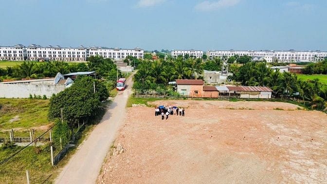 VỊ TRÍ ĐỘC QUYỀN :150 m2 thổ cư đường 3/2,gần Trung tâm ,ngay Vinhome