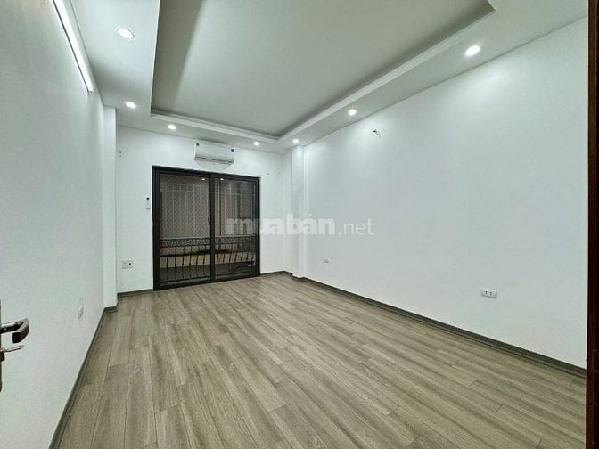 CHÍNH CHỦ cho thuê nhà, VP ngõ 318 La Thành 40m2* 6 tầng có thang máy