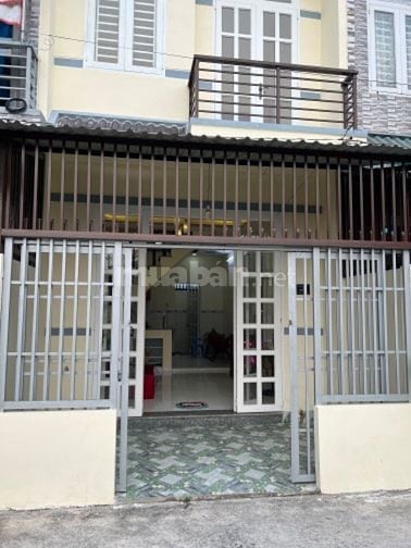 NHÀ BÁN CHÍNH CHỦ. HUYỆN ĐỨC HÒA, LONG AN. TRỆT 1 LẦU,. DT: 4x10m