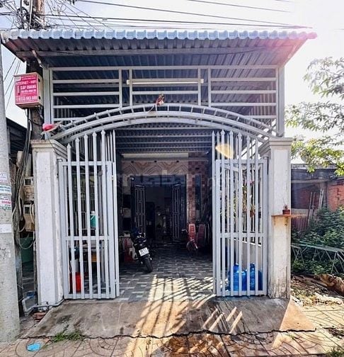 Cần bán gấp căn nhà cấp 4 ngay Nguyễn Cửu Phú