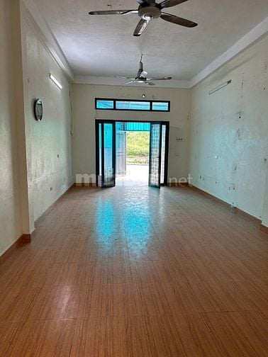 Chính chủ bán nhà mặt đường quận Long Biên 5.8 tỷ 