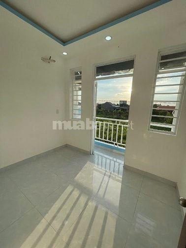 Nhà gần chợ Mỹ Hạnh Nam giáp Hóc Môn .Giá 350tr bao sang tên