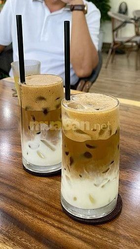 nhân viên phục vụ, bán quán cà phê