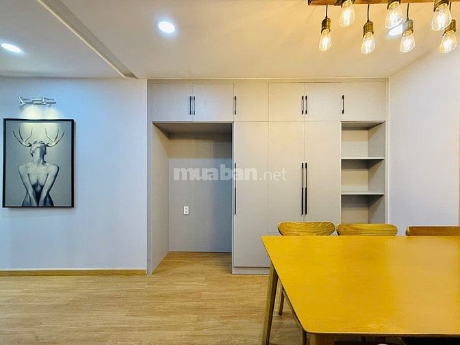 CHỦ CẦN BÁN GẤP NHÀ GẦN SÂN BAY NGANG 6M ĐÚC 2LẦU 3PN FULL NỘI THẤT
