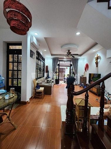 Chỉ 8.9 tỷ, nhà kiêng cố 90m2, hẻm xe hơi 7m, khu Đại học Luật
