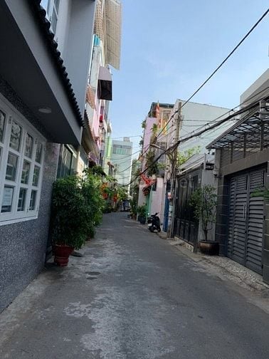 BÁN NHÀ DT:4x19m. HẺM NHỰA 6m THÔNG VƯỜN LÀI . GẦN LŨY BÁN BÍCH. 