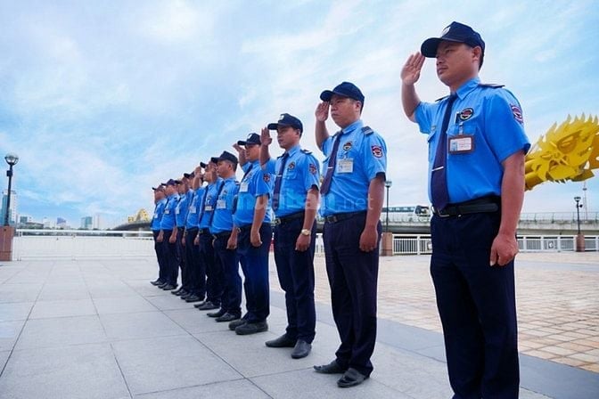 Tuyển 2 Bảo Vệ 63 tuổi Lương 10Tr Ca 24h, Ngày Làm, Đêm Ngủ Hoàn Kiếm