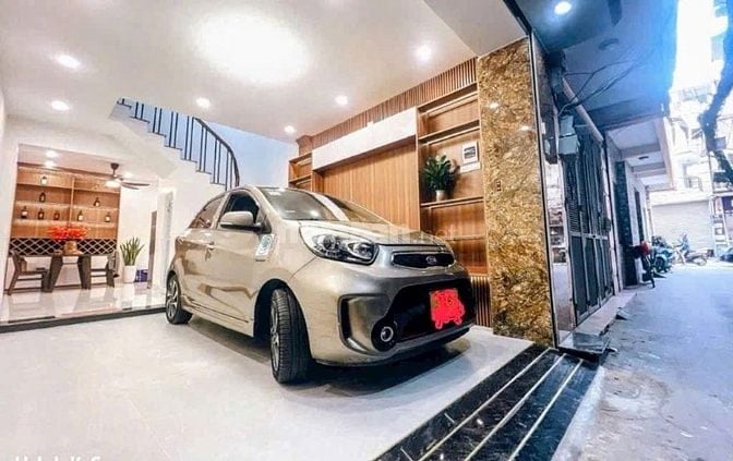 BÁN NHÀ ĐẸP, HIẾM NGUYỄN CHÍ THANH DT 40m2 x 5 TẦNG, Ô TÔ 30 CHỖ ĐỖ CỬ
