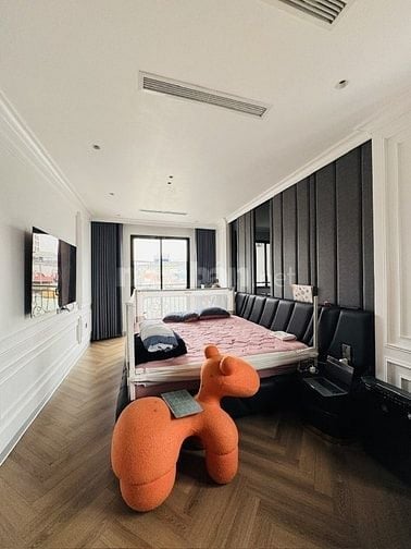 Bán nhà mặt phố Minh Khai 2 mặt thoáng vỉa hè rộng, Dt 147m2, 5t.