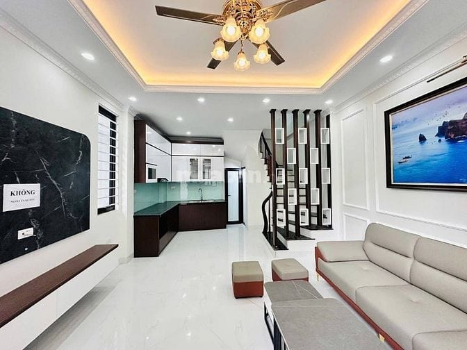 40M RA Ô TÔ TRÁNH , BA GÁC ĐỖ CỬA , SÁT BÃI GỬI Ô TÔ, NGÕ THOÁNG RỘNG.
