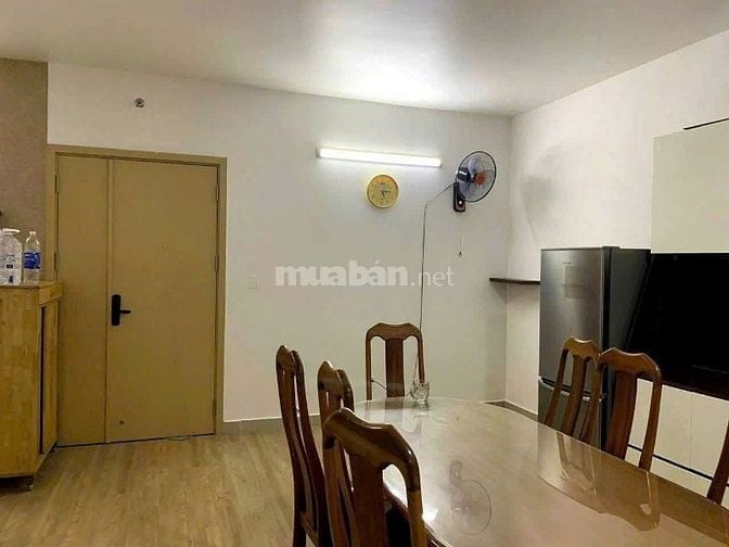 Chung cư 10A Trần Nhật Duật, Quận 1: 70m2, 2p ngủ, NT, 12tr/th
