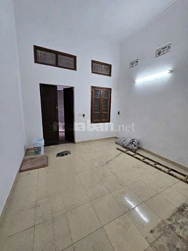 Không có căn Thứ 2 - Ngọc Khánh, con phố trung tâm dễ kinh doanh cho t