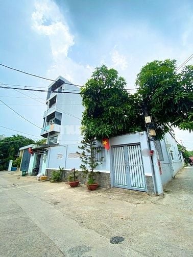 Bán nhà diện tích khuông viên 200m2 - Góc 2 mặt đường xe hơi 8m - Cạnh