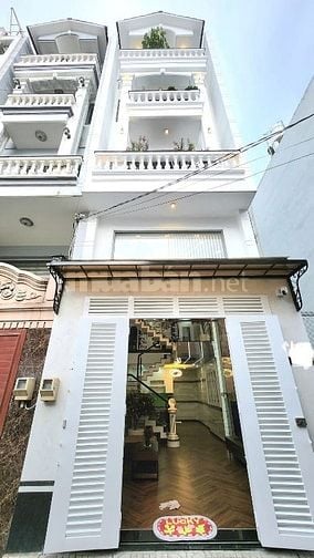 Đi nước ngoài định cư bán gấp nhà ở đường Võ Văn Tần, phường 6, quận 3