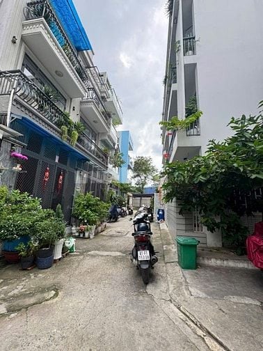 Bán nhà nát DT:4x17m hẻm 4m Phạm Văn Chiêu, P14, Q.Gò Vấp.