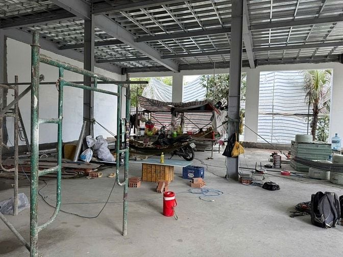 Cần cho thuê nhà căn góc hai mặt tiền đường 30m.