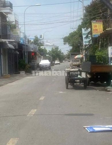 cần bán gấp căn nhà 118m2 ở Tân Hiệp - Hóc Môn giá 715 triệu.