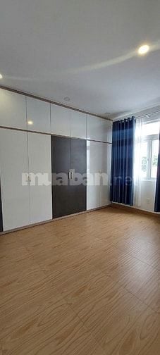 Cần bán gấp, MT đường Nguyễn Bá Huân, Quận 2, 204m2, 3 lầu. 38 tỷ