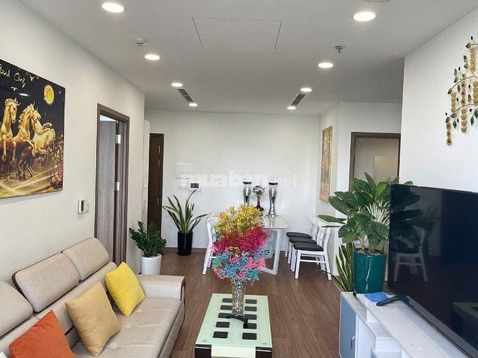 Chung cư Sky Center, Phổ Quang, TB: 2p ngủ rộng, 2wc, đậu oto, 17tr/th