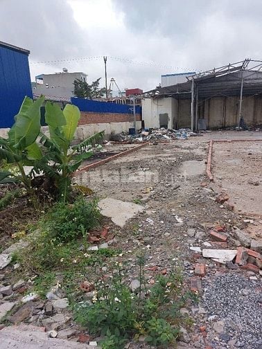 Bán lô đất đẹp ngay cạch đường Máng nước, cạnh chợ Vĩnh Khê, giá 2,4ỷ