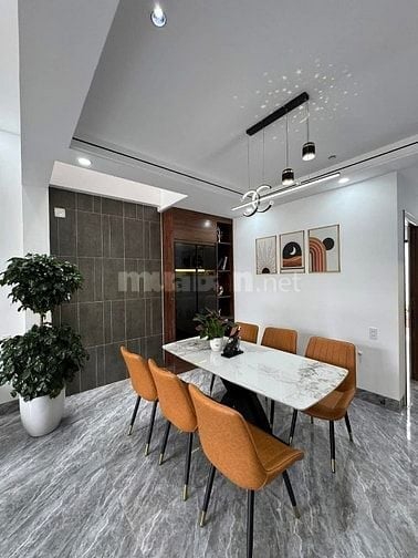 Chủ cần bán căn nhà tại đường Nguyễn Hữu Trí, Bình Chánh.