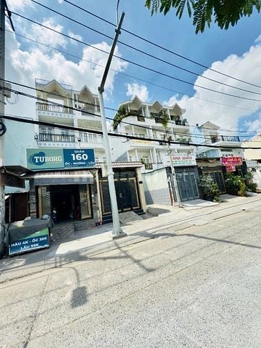 Bán nhà 4x20m trệt 2 lầu sân thượng. MT Đường mễ cốc P15Q8