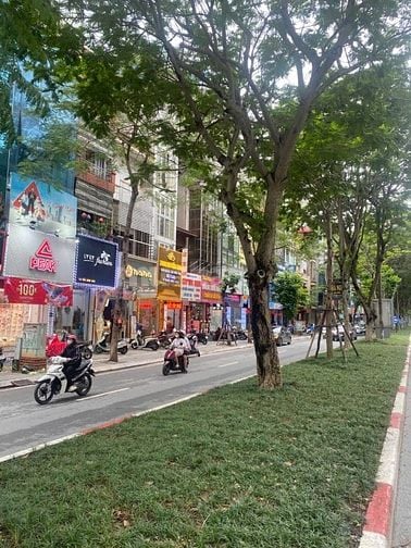 BÁN NHÀ MP TRẦN ĐĂNG NINH, VỈA HÈ 10M, KD VIP, 51,6M2, GIÁ 27,9 TỶ 