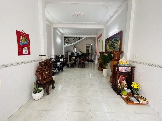 Bán Nhà Mặt Tiền,Ngay Nguyễn Sơn, 5M x 27M, 4 Tầng, Tân Phú,Chỉ 14 Tỷ 