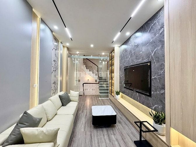 Bán nhà phố Lò Đúc 6 tầng ngõ ba gác tránh giá chỉ hơn 7 tỷ