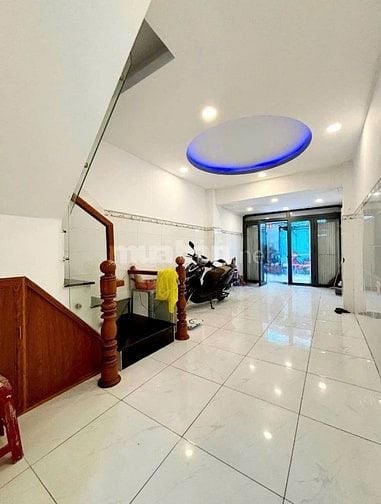 Chủ ngộp bán gấp nhà hẻm 1/ đường Lý Thái Tổ Quận 10 giá 3 tỷ 5