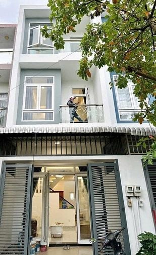 🏡 BÁN NHÀ TRUNG TÂM QUẬN 10 – Đ. HÒA HƯNG 💰 Giá tốt đầu tư, sổ sẵn.