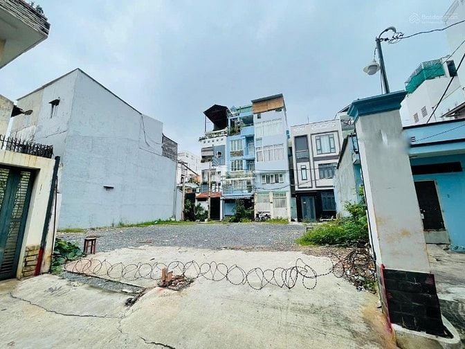 Chính chủ sang gấp đất Huỳnh Văn Bánh, P13 Phú Nhuận,Giá 2tỷ4 70m2