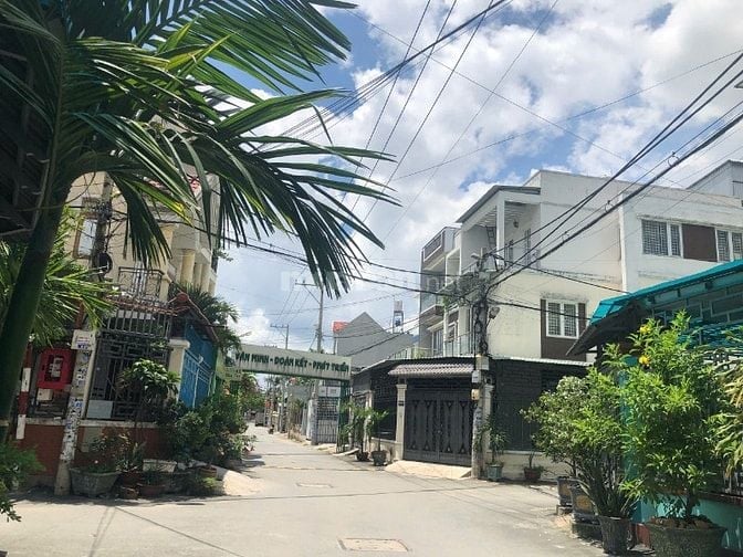 Đất mặt tiền bờ kênh Thạnh Xuân 25, Q 12, HCM
