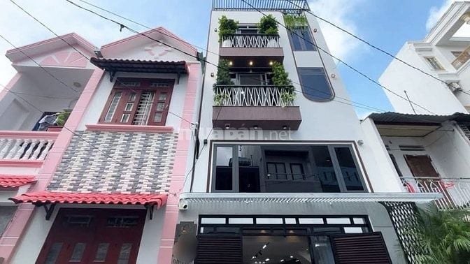 Bán gấp nhà ở đường Cao Đạt, phường 1, quận 5, giá 2 tỷ 350 triệu 