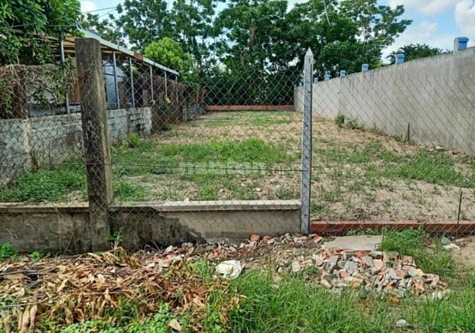Đất thổ cư, diện tích 240m², giá 2,3 tỷ VND. Ngõ vào rộng 12m, thuận t