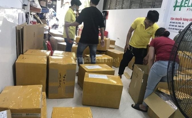 TUYỂN LAO ĐỘNG PHỔ THÔNG ĐÓNG GÓI DÁN TEM