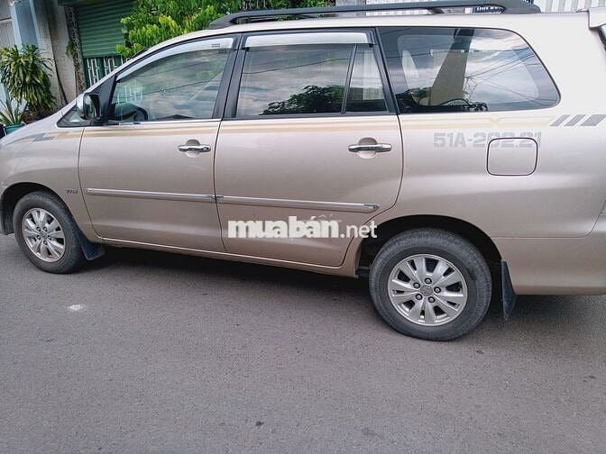 Toyota Innova 2012 - màu nâu vàng ,125130 km