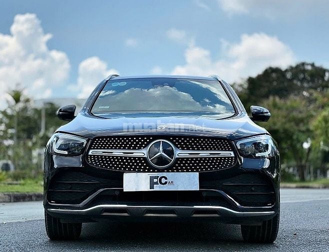 Mercedes Glc300 4 matic model 2021 màu Đen rất mới