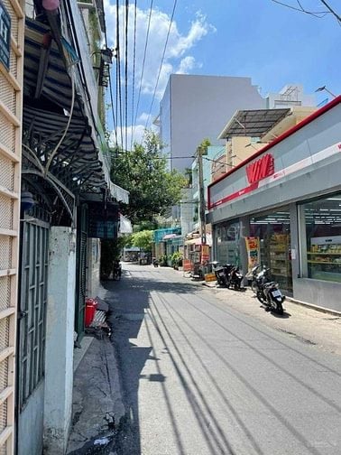 Mặt tiền ngang 13m DTCN 100m2 đủ HĐ Thuê Winmart 50tr/th chỉ 17 tỷ