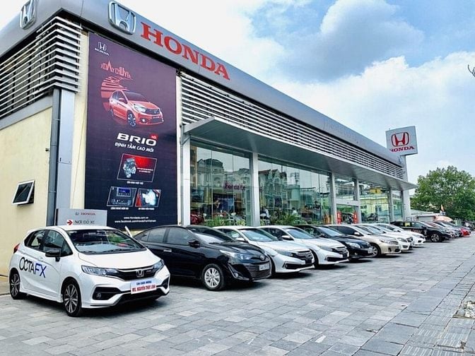 Bán nhà Mặt tiền Lạc Long Quân đoạn đẹp DT: 22x27m Giá 64 tỷ Giá 64 tỷ
